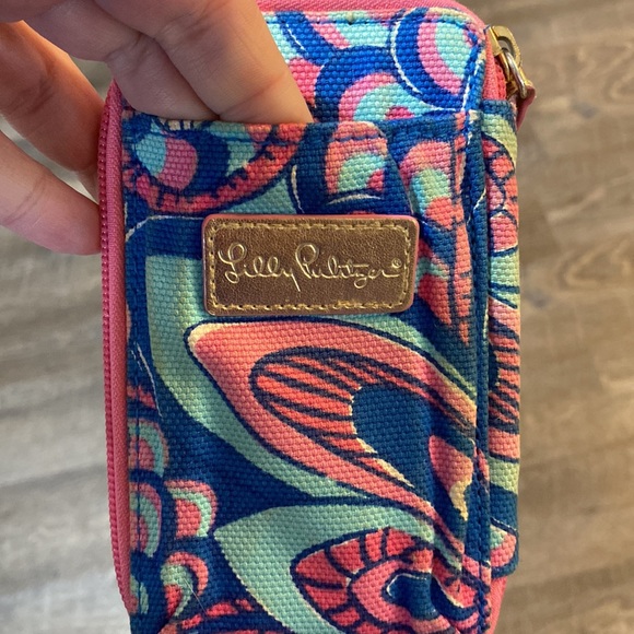 Lilly Pulitzer wristlet - Picture 6 of 6